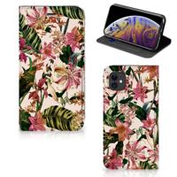 Apple iPhone 11 Smart Cover Flowers - thumbnail
