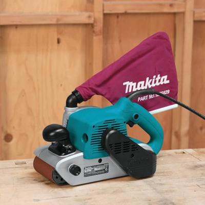Makita 9403 Bandschuurmachine in doos