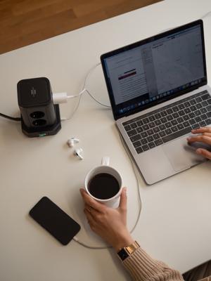 Brennenstuhl Brennenstuhl | Stekkerdoostoren 8-voudig in 45° opstelling (4x USB, met 2 kabels, tweepolige schakelaar) - 1153560000