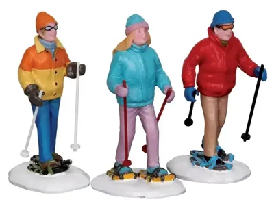 Kerstfiguur Snowshoe walkers LEMAX - Lemax Kerstfiguur Snowshoe walkers LEMAX - Lemax