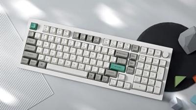 Keychron q5 max-p1 rgb mechanisch toetsenbord (wit, us lay-out (qwerty), gateron jupiter red, 96%, rgb leds, ksa double-shot pbt, hot swap, knob, 2.4ghz | bluetooth 5.1 | usb-c)