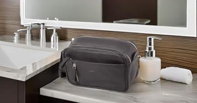 Alassio JU-47036 Toilettas Salina Leer Met Een Hoofd Compartiment, Kleur Zwart Alassio JU-47036 Toilettas Salina Leer Met Een Hoofd Compartiment, Kleur Zwart