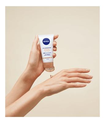 Nivea Essentials BB Cream Light SPF 15 Dagcrème