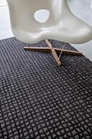 Louis de Poortere - Rond vloerkleed Trammel Structures 9247 Oppian Black - 240 rond - thumbnail