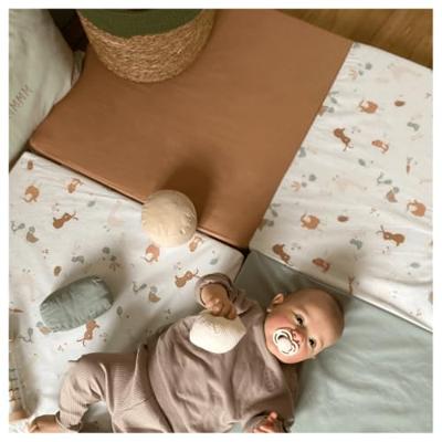 Malin Tineo Little Farmer - Multifunction 3 in 1 en schaalbare tapijten - Speelmat of ontwaken tapijt - 120x120 cm Malin Tineo Little Farmer - Multifunction 3 in 1 en schaalbare tapijten - Speelmat of ontwaken tapijt - 120x120 cm