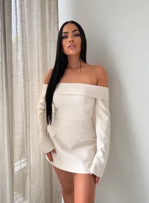 Unique The Label Emily Jurk Dames Beige - Maat L - Kleur: Beige | Soccerfanshop Unique The Label Emily Jurk Dames Beige - Maat L - Kleur: Beige | Soccerfanshop