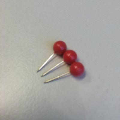 Speld met rode kunststof knop 6mm x 16mm