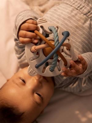 Hakim LIEWOOD rammelaar meerkleurig