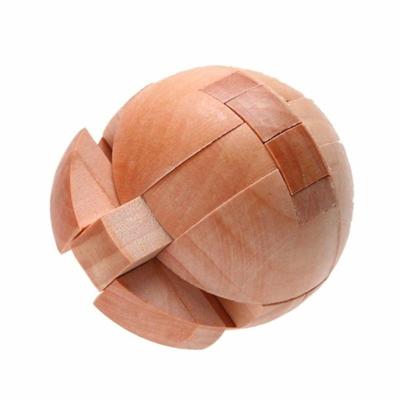 Houten volwassen educatief speelgoed bal-vormig slot puzzel speelgoed