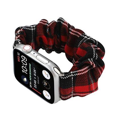 Elastisch scrunchie nylon bandje - Rood / Zwart - Geschikt voor Apple Watch 44mm / 45mm / 46mm / 49mm