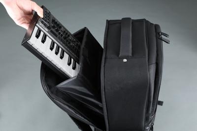 Roland CB-RU10 Utility Gig Bag rugtas voor muziekapparatuur Roland CB-RU10 Utility Gig Bag rugtas voor muziekapparatuur