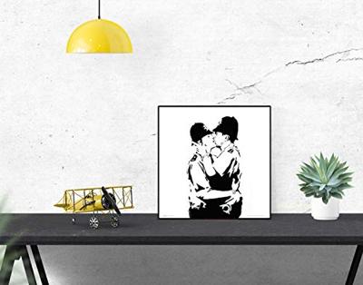 Kunstdruk Brandalised - Bobbies Kissing 30x30cm