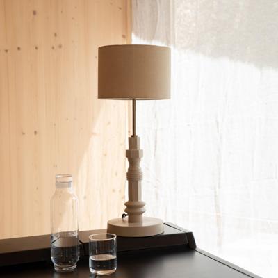 Zuiver Tafellamp 'Totem' 65cm hoog, kleur Beige Zuiver Tafellamp 'Totem' 65cm hoog, kleur Beige