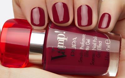 Pupa Milano - Pupa Vamp! Scented Nail Polish 9 ml 204 Passionate Red Nagellak Pupa Milano - Pupa Vamp! Scented Nail Polish 9 ml 204 Passionate Red Nagellak