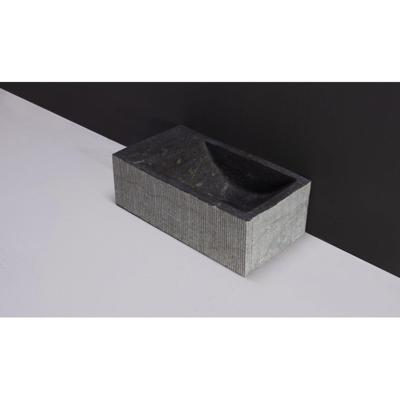 Fontein Forzalaqua Kalmar Hardsteen Gezoet Gefrijnd Zonder Kraangat Links 40x22x10 cm Fontein Forzalaqua Kalmar Hardsteen Gezoet Gefrijnd Zonder Kraangat Links 40x22x10 cm