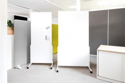 Maul Mobiel whiteboard MAULsolid easy2move (b x h) 750 mm x 1800 mm Wit Kunststof coating Aan beide zijden te gebruiken, Incl. wielen Maul Mobiel whiteboard MAULsolid easy2move (b x h) 750 mm x 1800 mm Wit Kunststof coating Aan beide zijden te gebruiken, Incl. wielen