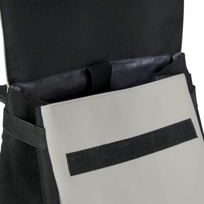 New Rebels Ceres Dothan Zwart Lichtgrijs 15L Rugtas met Flap Waterafstotend Laptop 15.6" New Rebels Ceres Dothan Zwart Lichtgrijs 15L Rugtas met Flap Waterafstotend Laptop 15.6"