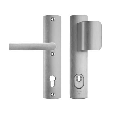 AXA AXA Curve Plus veiligheidsbeslag voordeur gebogen schild D-knop/Blok-kruk PC72 met kerntrekbeveiliging SKG3 - aluminium AXA AXA Curve Plus veiligheidsbeslag voordeur gebogen schild D-knop/Blok-kruk PC72 met kerntrekbeveiliging SKG3 - aluminium