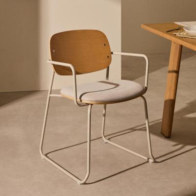 Kave Home Eetkamerstoel 'Meli' Hout en chenille, kleur Beige