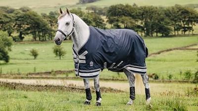 LeMieux Arika Storm-Tek Turnout Rug 100gr donkerblauw maat:156 / 6'9 LeMieux Arika Storm-Tek Turnout Rug 100gr donkerblauw maat:156 / 6'9