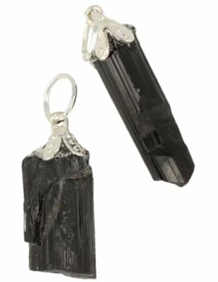 Zwarte Toermalijn Ruwe Edelsteenhanger voor Aarding en Balans Zwarte Toermalijn Ruwe Edelsteenhanger voor Aarding en Balans