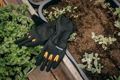 Fiskars 1071153 snoeiverzorging handschoenen, maat 10 1 stuk(s) - thumbnail