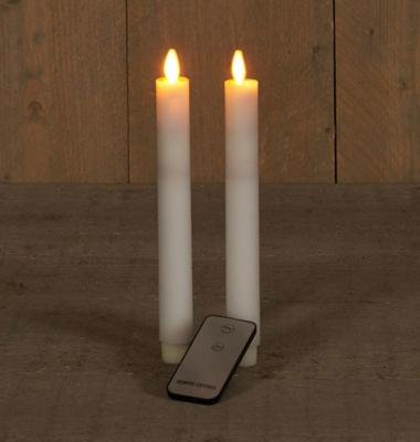 B.o. 2pcs rustiek wit wax diner kaars 23cm bew. vlam met afstands bediening 2xaa - Annas collection