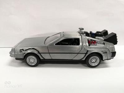 Back to the Future Hollywood Rides Diecast Model 1/32 DeLorean Time Machine --- DAMAGED PACKAGING Back to the Future Hollywood Rides Diecast Model 1/32 DeLorean Time Machine --- DAMAGED PACKAGING