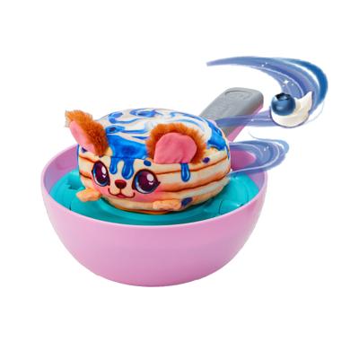 Moose Toys Cookeez maak je eigen pluchen verrassingsdier in koekenpan