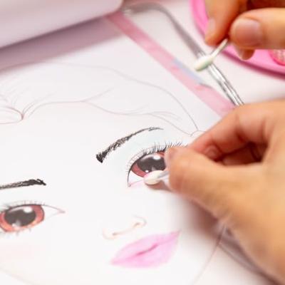 TOPModel make-up studio creatiemap Nyela