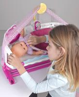 Famosa Nenuco slaap met mij nenuco met baby monitor, baby pop bedje - thumbnail