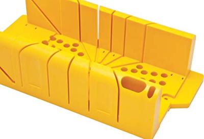 Stanley 1-20-600 Verstekbak Kunststof met Kapzaag L300mm/B130mm/H80mm Stanley 1-20-600 Verstekbak Kunststof met Kapzaag L300mm/B130mm/H80mm