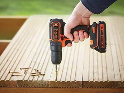 BLACK & DECKER BDCDC18BAFC - Boormachine - Li-ion 2x18 V batterij + 80 accessoires - Oranje BLACK & DECKER BDCDC18BAFC - Boormachine - Li-ion 2x18 V batterij + 80 accessoires - Oranje