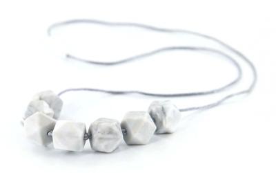 Lollipops & More bijtketting Kola Cubes 75 cm silicone