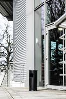 Durable 3330 333001 Afvalbak 17 l Plaatstaal (l x b x h) 305 x 302 x 687 mm Zwart Met asbak 1 stuk(s) - thumbnail