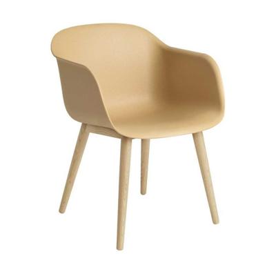 Muuto Fiber Chair Stoel, houten poten Naturel Ochre Muuto Fiber Chair Stoel, houten poten Naturel Ochre
