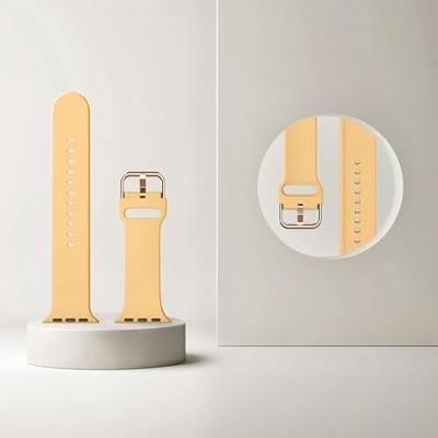 Soft siliconen bandje met gespsluiting - Donkergeel - Geschikt voor Apple Watch 44mm / 45mm / 46mm / 49mm