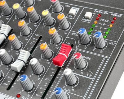 Vonyx VMM-F401 4-kanaals mixer met USB & MP3-speler
