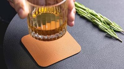 Cookinglife Onderzetters - Vegan leer - Zwart / Cognac - dubbelzijdig - 10 x 10 cm - 6 stuks