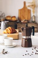 Italiaanse Koffiepot Monix NEW CREAM Inhoud 12 bekers - thumbnail