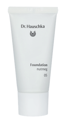 Dr. Hauschka Foundation Nutmeg 05