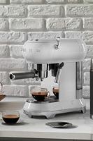 Smeg ECF01WHEU koffiezetapparaat Espressomachine 1 l Half automatisch - thumbnail
