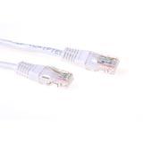 ACT Witte 1,5 meter U/UTP CAT5E patchkabel met RJ45 connectoren
