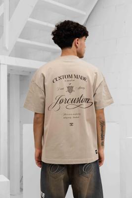 Jorcustom Handscript Loose Fit T-Shirt Heren Beige - Maat S - Kleur: Beige | Soccerfanshop Jorcustom Handscript Loose Fit T-Shirt Heren Beige - Maat S - Kleur: Beige | Soccerfanshop
