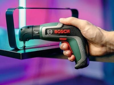 Bosch IXO 7 accuschroevendraaier met 10 bits en opbergdoos