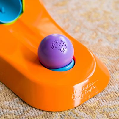 Fat Brain Toys ballentoren met 6 ballen Fat Brain Toys ballentoren met 6 ballen