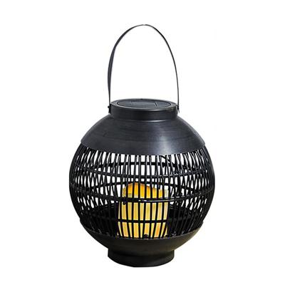 Buiten/tuin zwarte rotan lampionnen/hanglantaarns 23 cm solar tuinverlichting - Lantaarns Buiten/tuin zwarte rotan lampionnen/hanglantaarns 23 cm solar tuinverlichting - Lantaarns