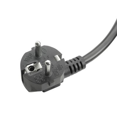 Adam Hall 8747X3 3-weg stekkerdoos