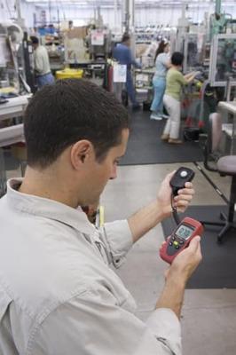 LM-100 Digitale luxmeter met data-hold, handmatige meetbereik keuze