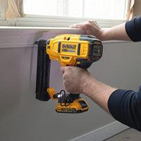 DeWALT DCN680N Accu afwerktacker 18Ga 18V XR Basic Body - thumbnail